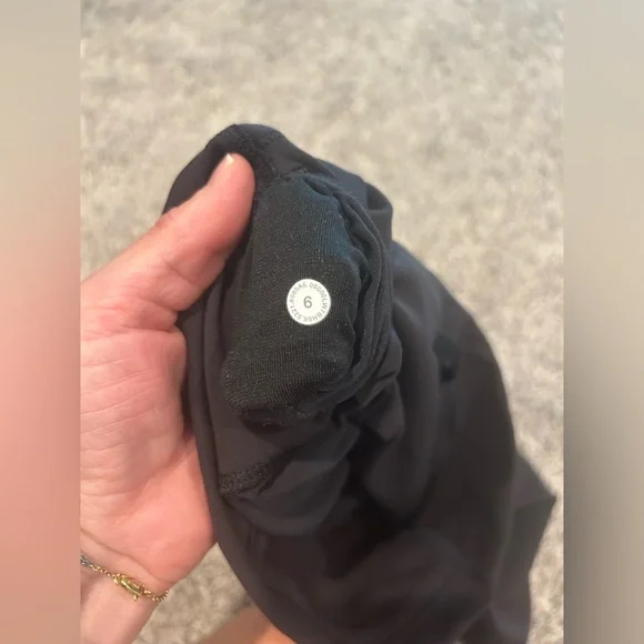 Lululemon Wunder Train High-Rise Short 8” Size 6 - Picture 3 of 12